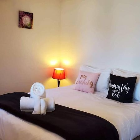 Central Lakeview Apartment With Amazing Rooftop 镇上湖景三室套房 Queenstown Eksteriør billede